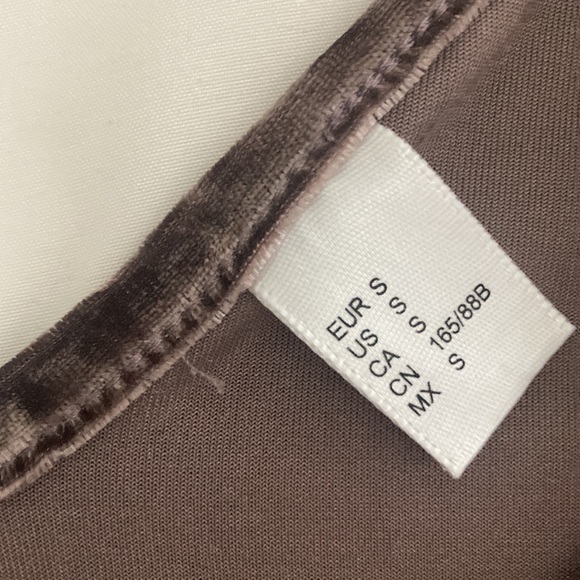 Velvet Mauve Spaghetti Tank. Size Small. - Picture 4 of 7